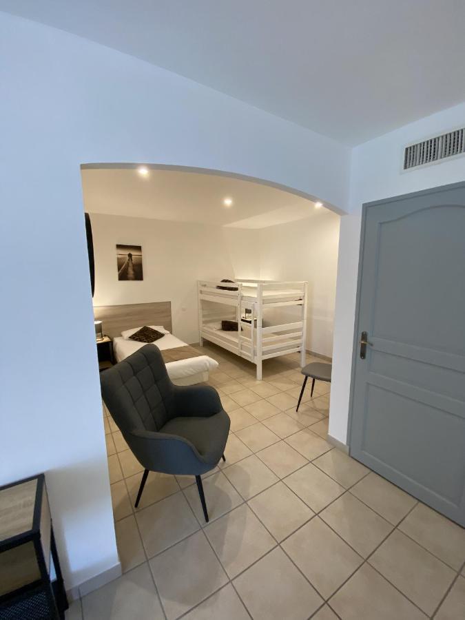 Logis Hotel L'Oliveraie コニャック エクステリア 写真
