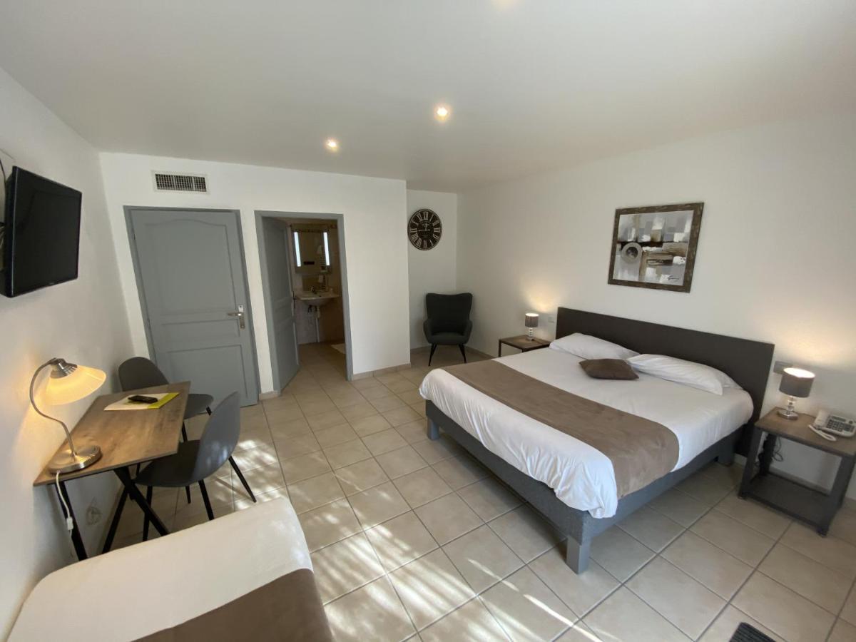 Logis Hotel L'Oliveraie コニャック エクステリア 写真