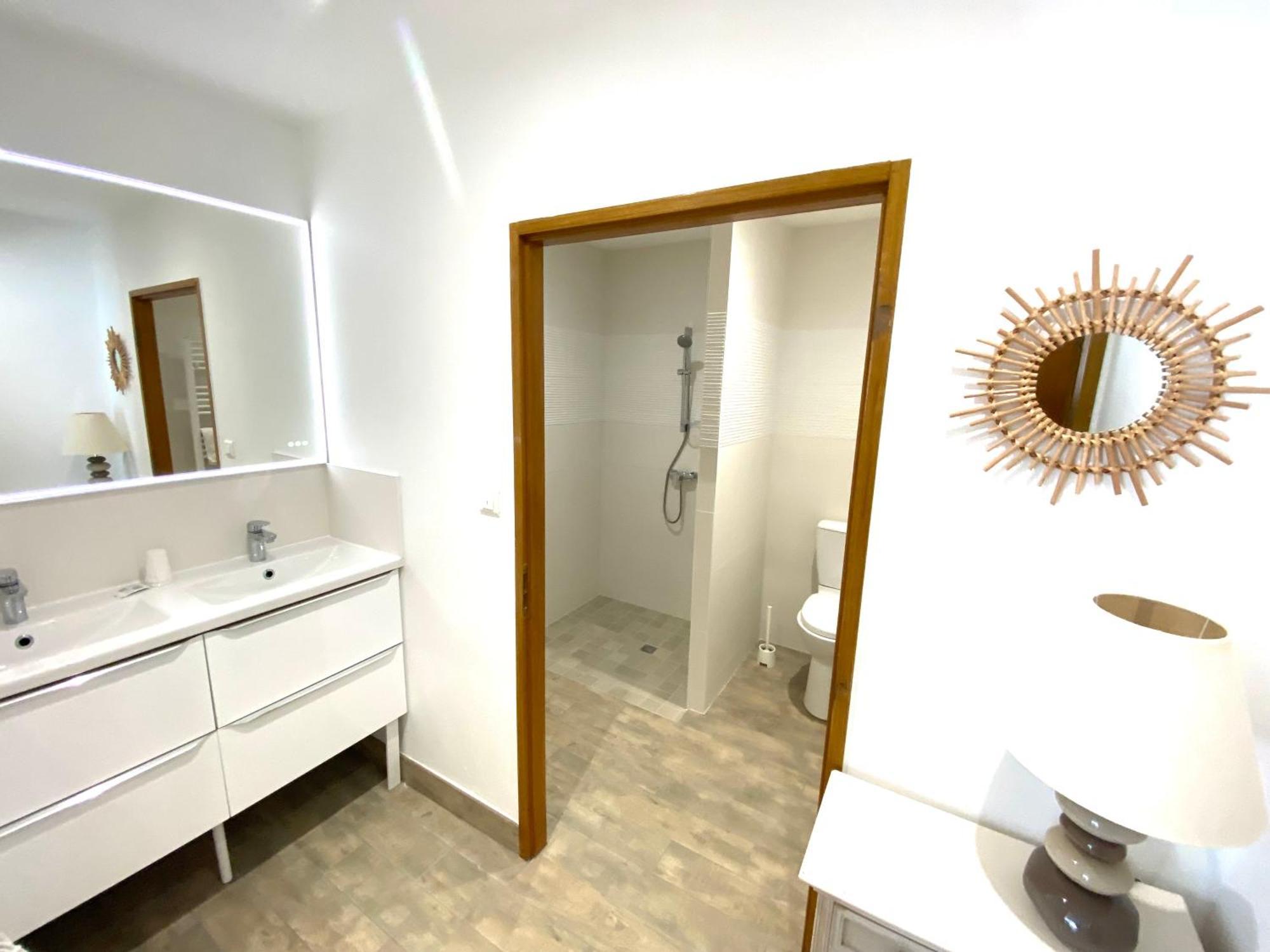 Logis Hotel L'Oliveraie コニャック エクステリア 写真