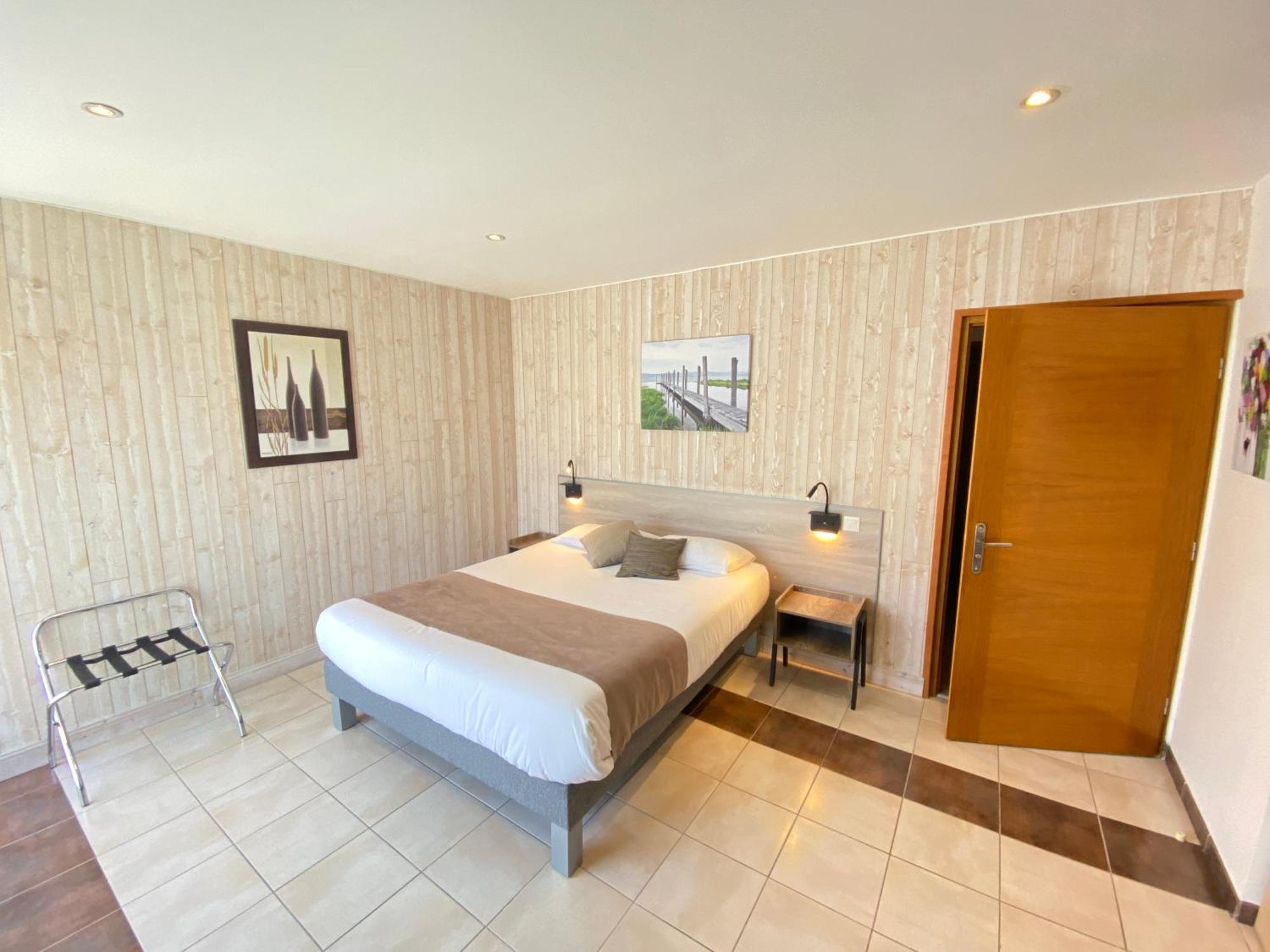 Logis Hotel L'Oliveraie コニャック エクステリア 写真