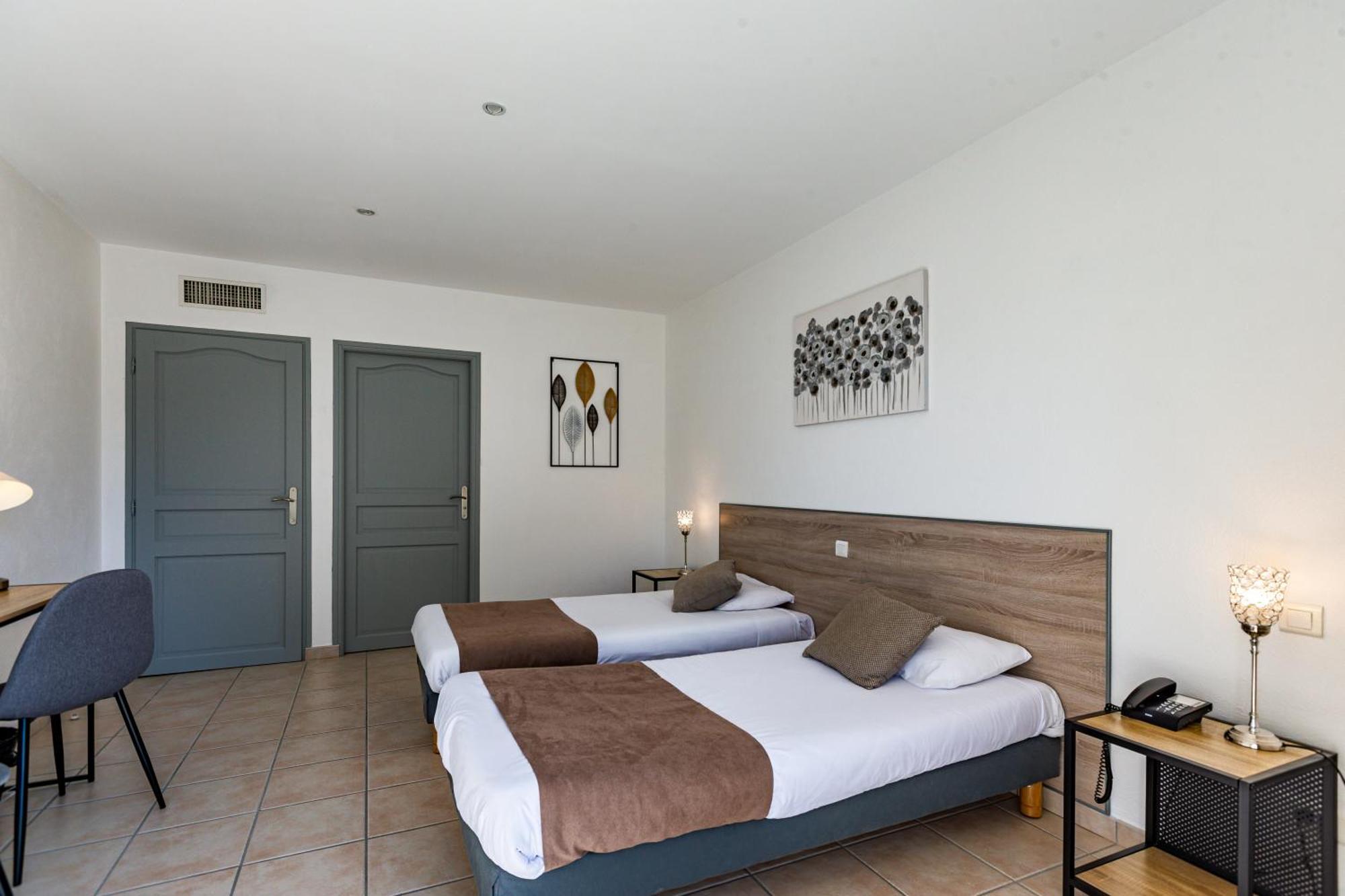 Logis Hotel L'Oliveraie コニャック エクステリア 写真