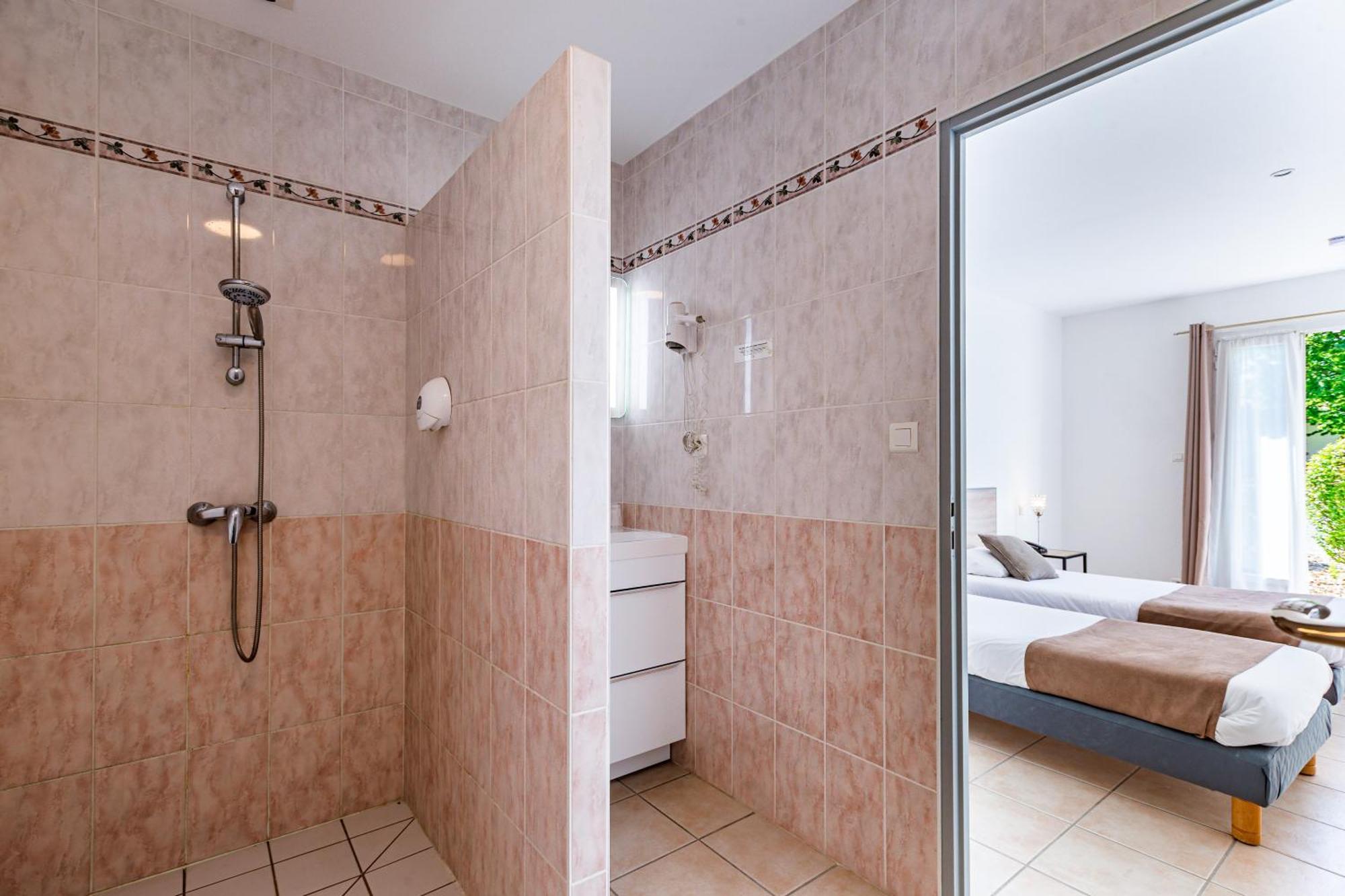 Logis Hotel L'Oliveraie コニャック エクステリア 写真