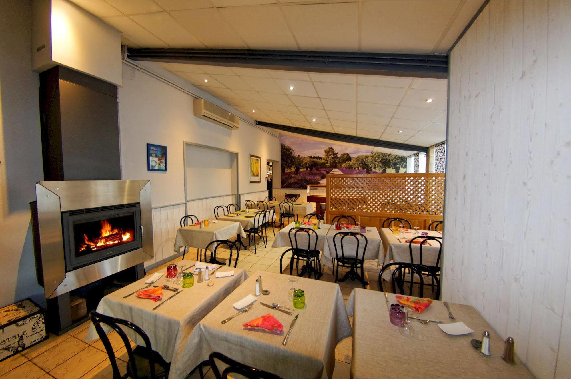 Logis Hotel L'Oliveraie コニャック エクステリア 写真